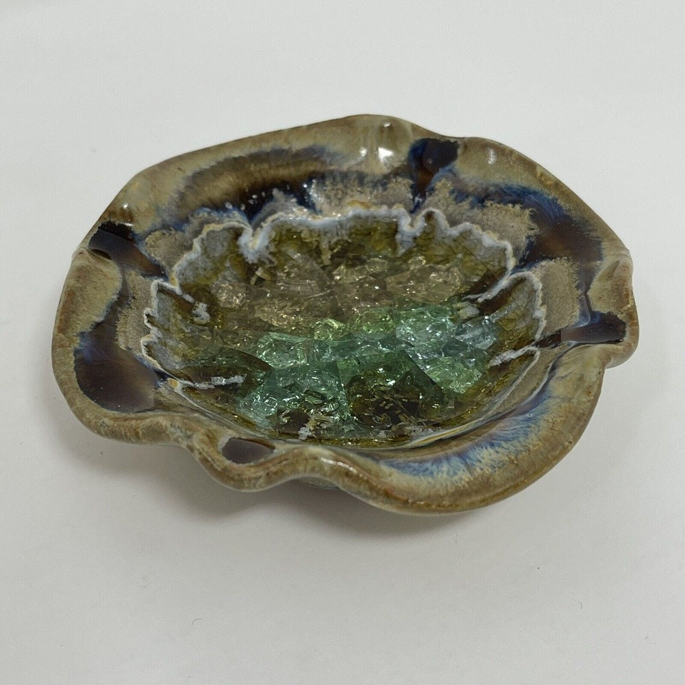 Small Round Glass Crystal Bottom Scalloped Edge Trinket Dish Ashtray Multicolor - Picture 9 of 11